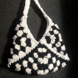 Crochet handbag
